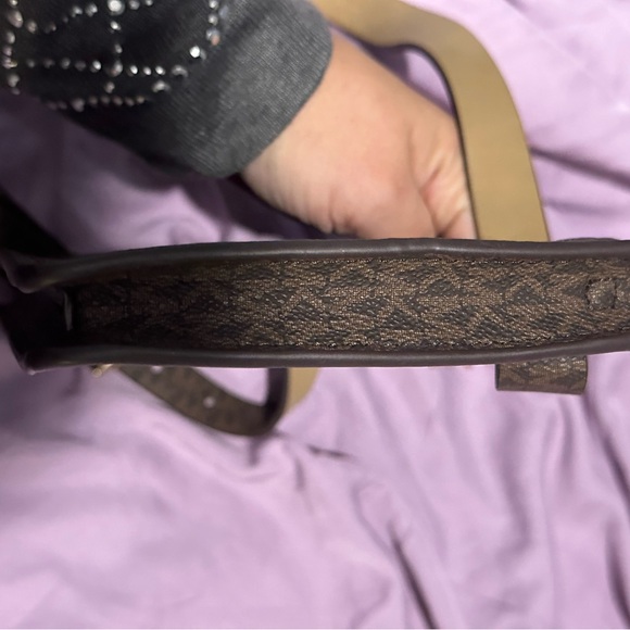 Michael Kors Signature Belt Bag - Picture 11 of 12